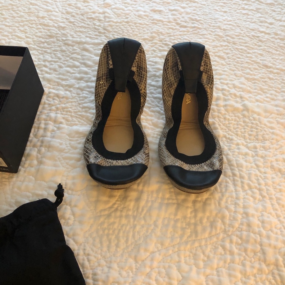 Yosi Samra Snakeskin Cap toe Fold up Ballet Flats